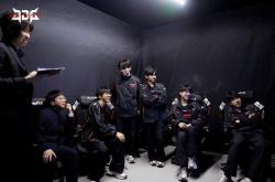 LPL最强战队易主！JDG双杀BLG登顶LPL，国一教实至名归？