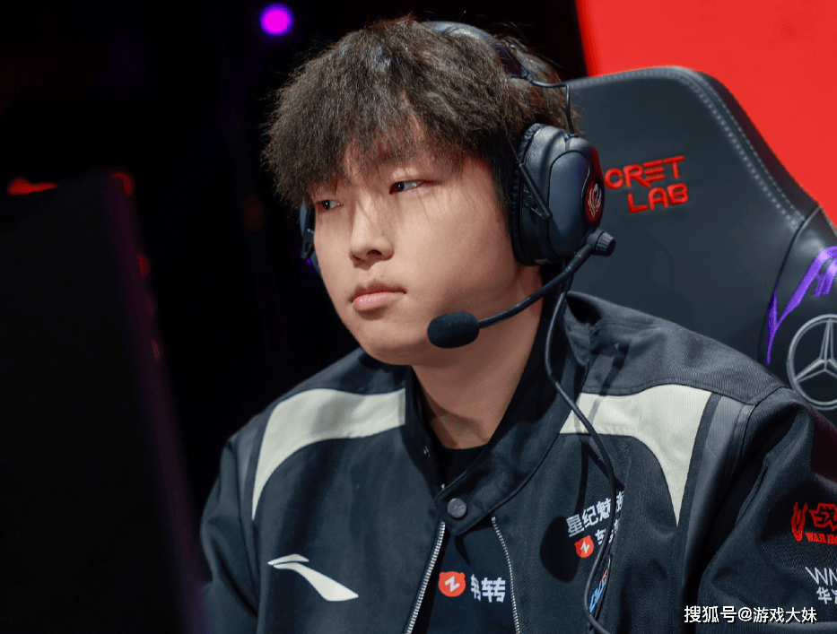 Bin接受采访，对上单英雄按喜好进行排名，第一名是坦克英雄