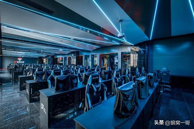 想赚大钱，可以关注电竞比赛周边产业发展，电竞选手收入直线上升