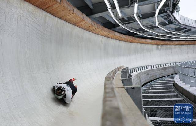 殷正获钢架雪车世界杯系列赛科尔蒂纳丹佩佐站男子个人赛季军