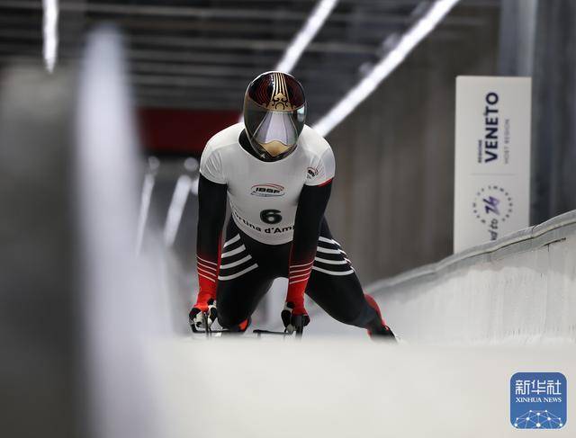 殷正获钢架雪车世界杯系列赛科尔蒂纳丹佩佐站男子个人赛季军