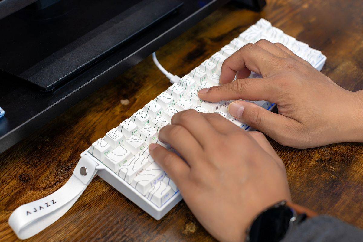 百元电竞磁轴键盘，黑爵AK680 V2电竞磁轴键盘实测体验